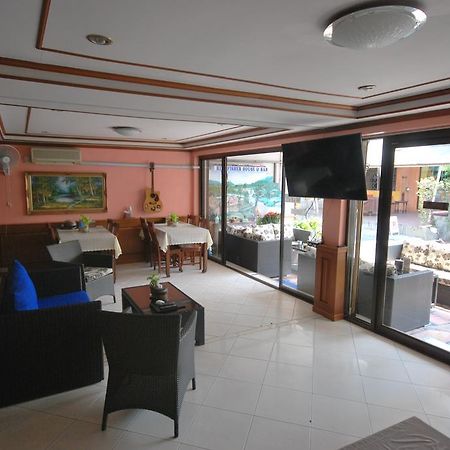 Kingfisher House & Bar Pattaya Exteriör bild