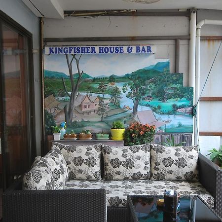 Kingfisher House & Bar Pattaya Exteriör bild
