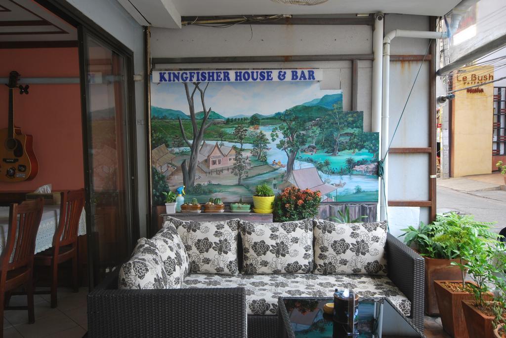 Kingfisher House & Bar Pattaya Exteriör bild