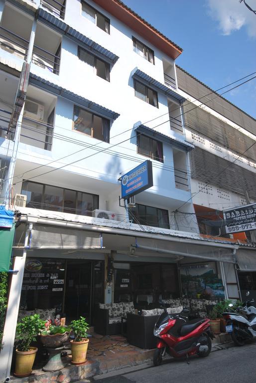 Kingfisher House & Bar Pattaya Exteriör bild
